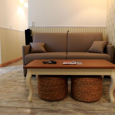 Hotel Saint Georges Troyes Exterior foto A sofa