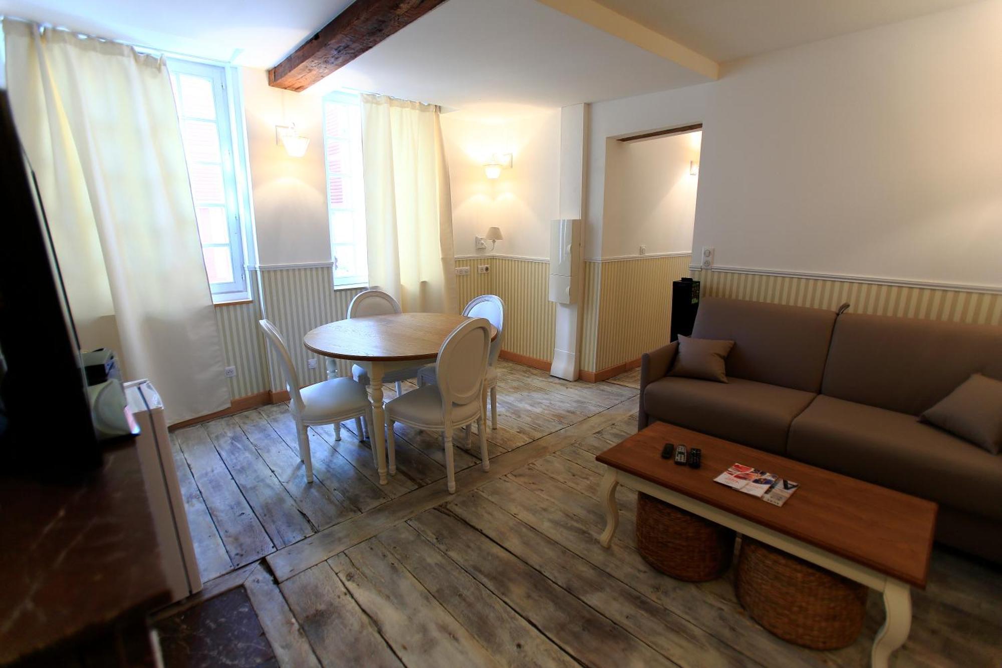 Hotel Saint Georges Troyes Exterior foto The living room