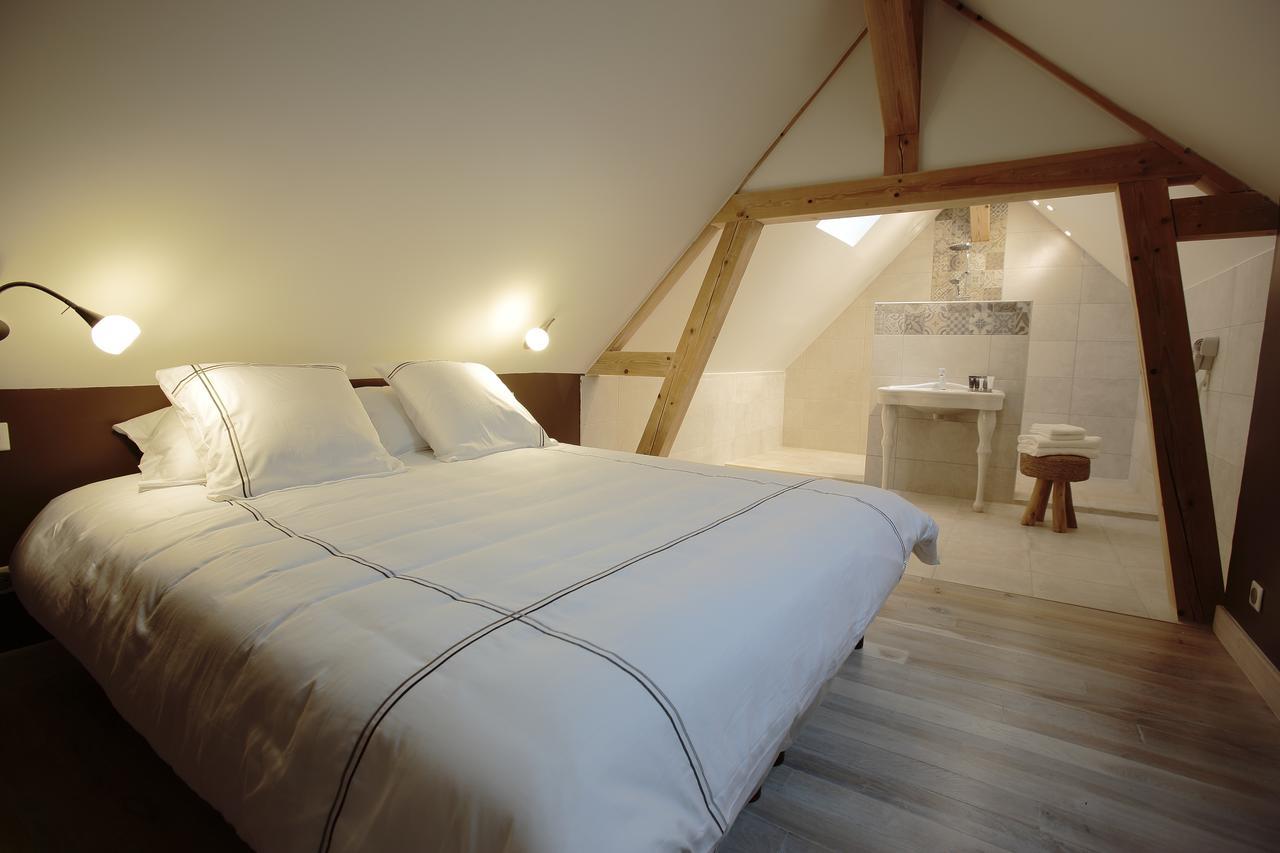 Hotel Saint Georges Troyes Exterior foto A room at the hotel