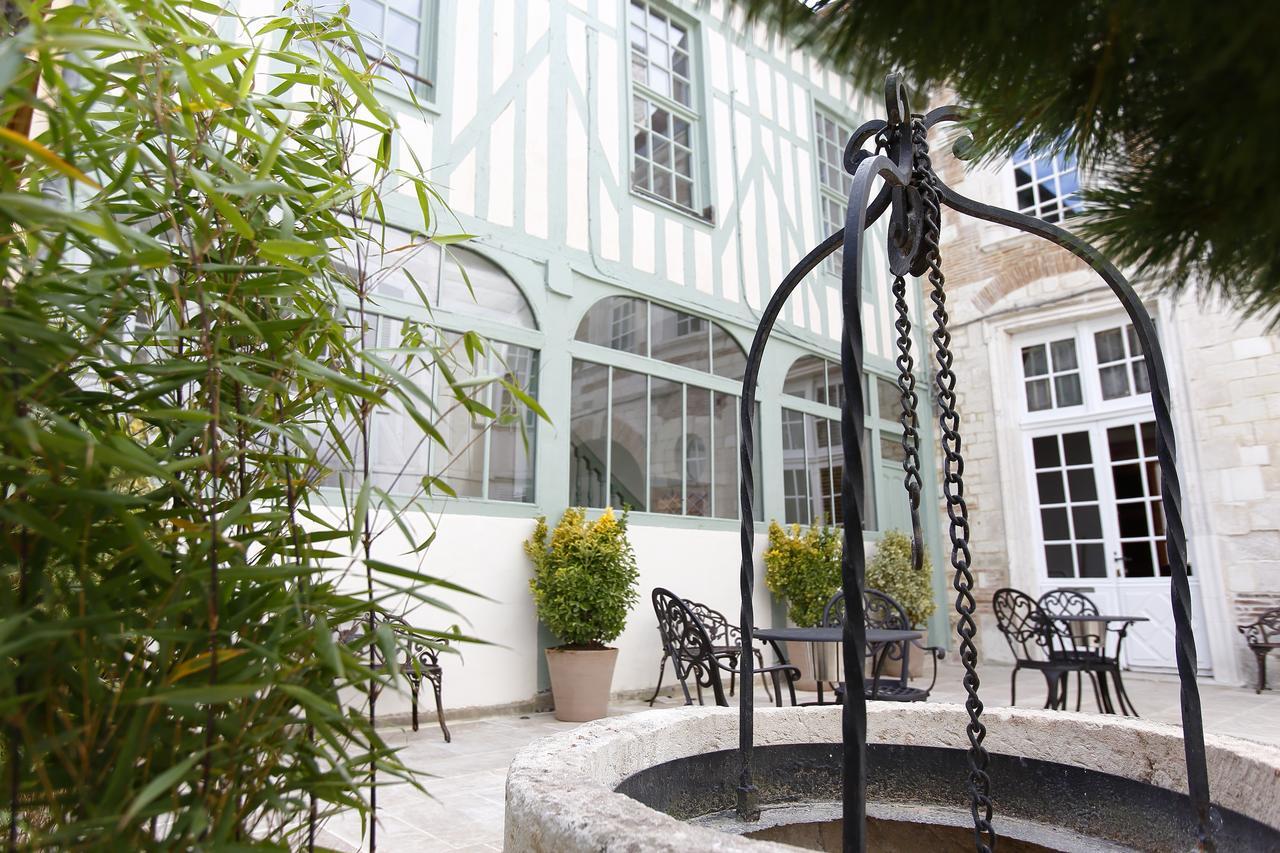 Hotel Saint Georges Troyes Exterior foto The courtyard of the hotel