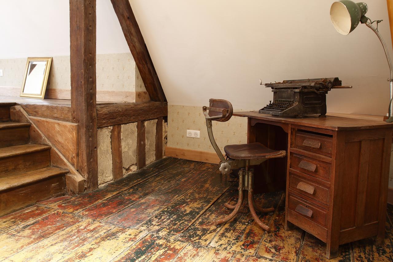 Hotel Saint Georges Troyes Exterior foto The desk where Hemingway wrote A Farewell to Arms