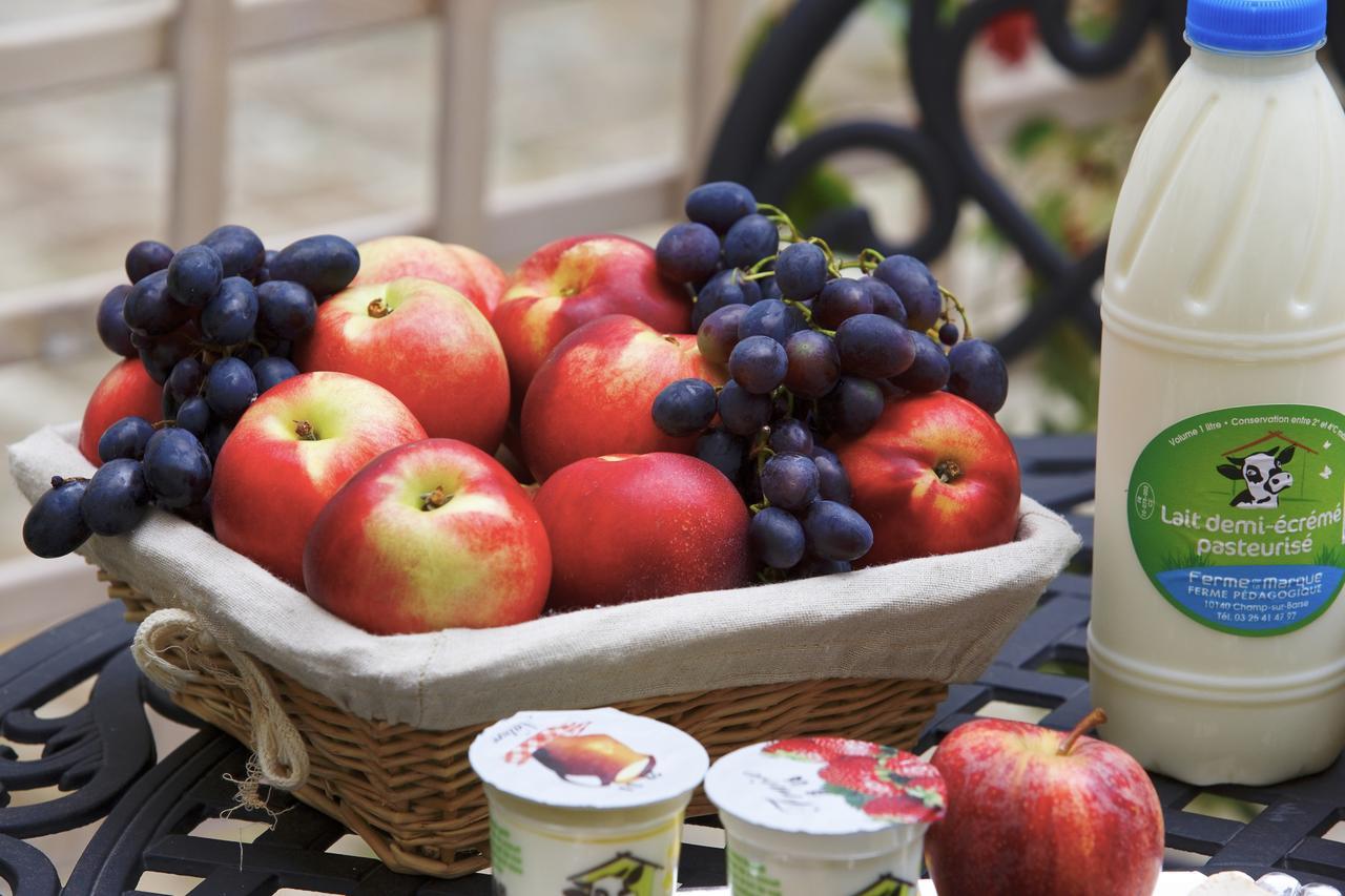 Hotel Saint Georges Troyes Exterior foto Fruit and dairy products