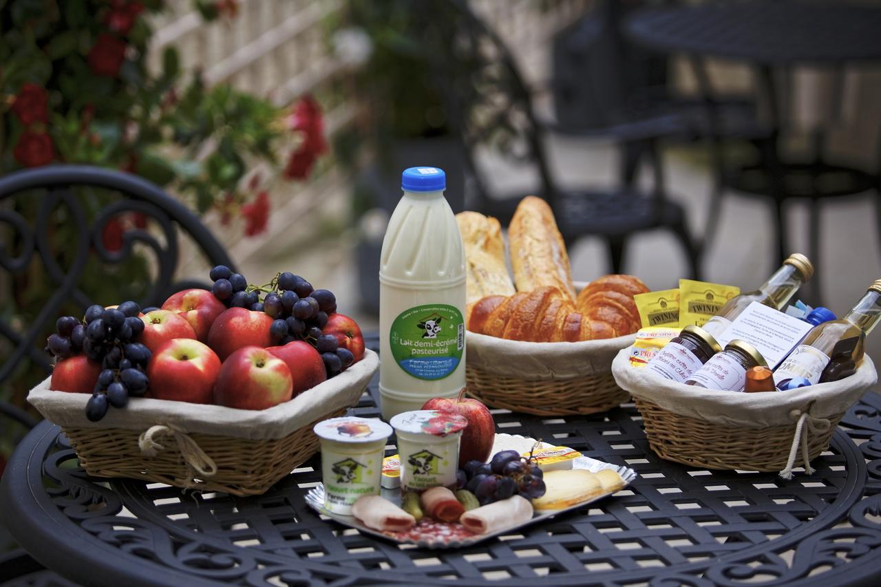 Hotel Saint Georges Troyes Exterior foto A typical breakfast
